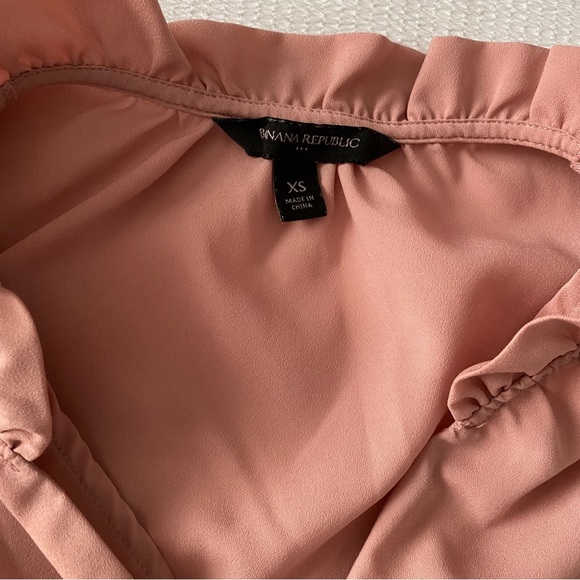 Banana Republic Pink Ruffle Neck Pink Sleeveless Button Down Top - Picture 3 of 8